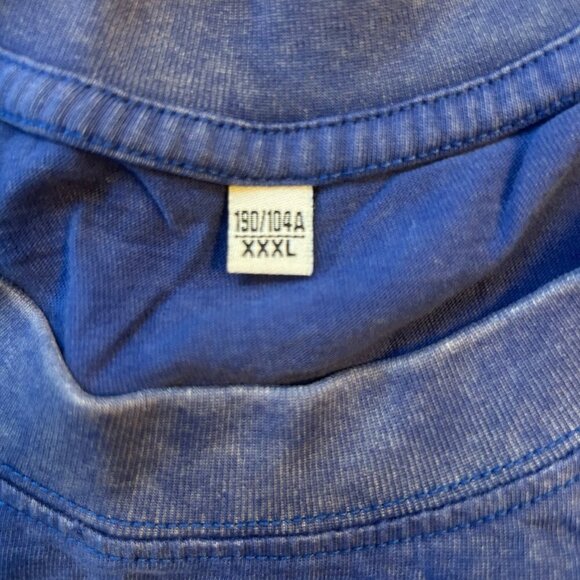 Abstract Color Block Design XXXL Graphic Tee - Picture 4 of 4